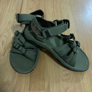 Teva HURRICANE XLT2 ALP Sandal, Black Olive